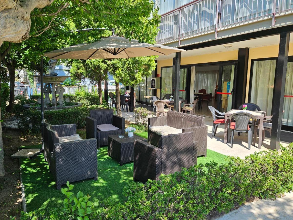 רימיני Hotel Paradiso מראה חיצוני תמונה