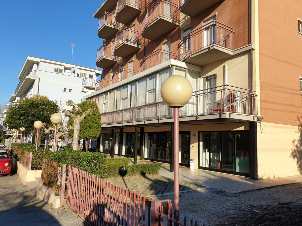 רימיני Hotel Paradiso מראה חיצוני תמונה