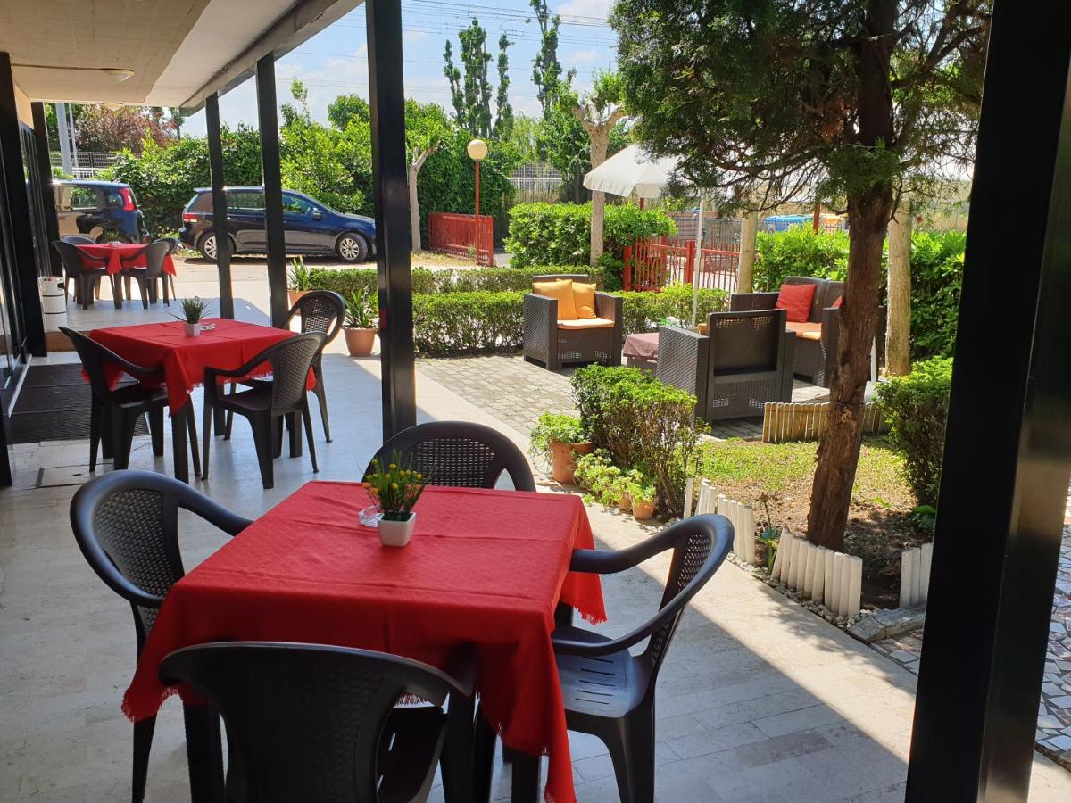 רימיני Hotel Paradiso מראה חיצוני תמונה